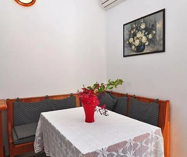 Jerina Apartman *